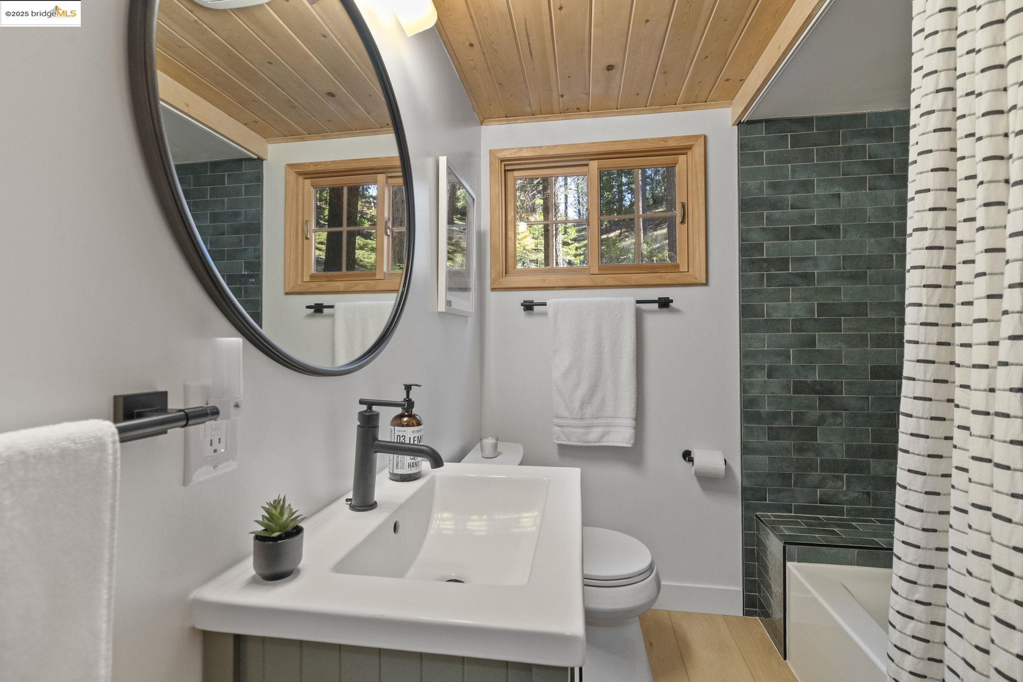 24279 Kalanu Pl