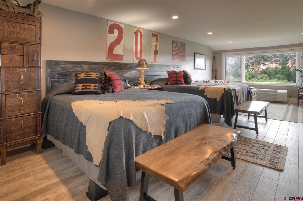 314 N Tamarron Drive Unit: 207