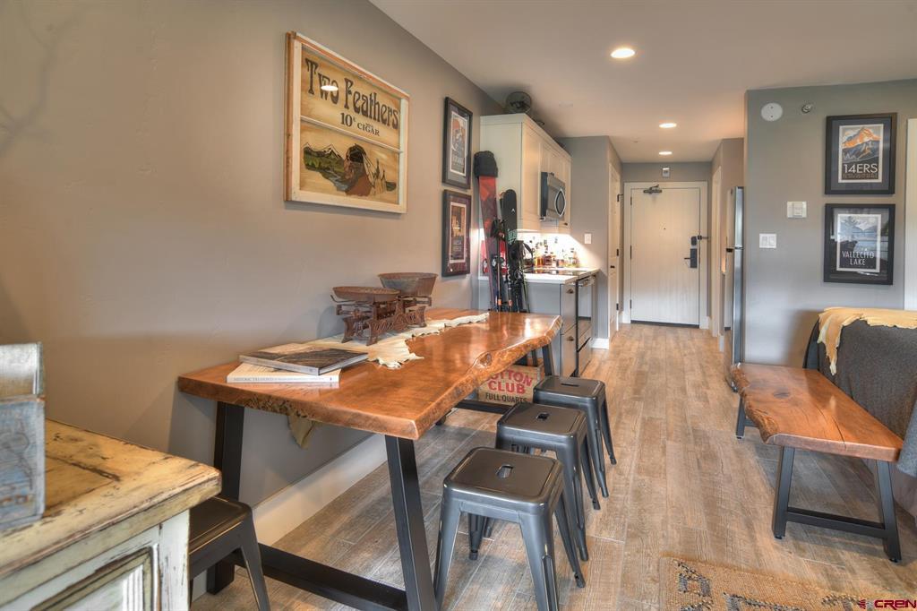 314 N Tamarron Drive Unit: 207