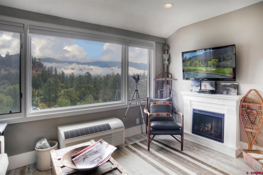 314 N Tamarron Drive Unit: 207