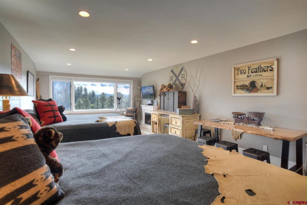 314 N Tamarron Drive Unit: 207