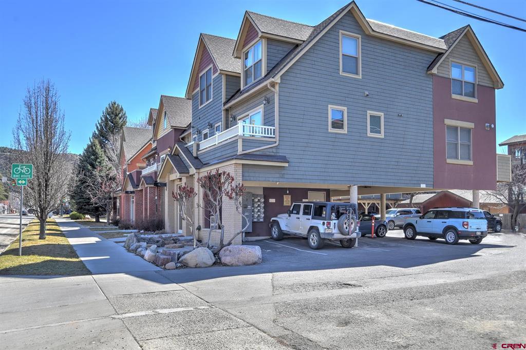 270 E College Drive Unit: 202