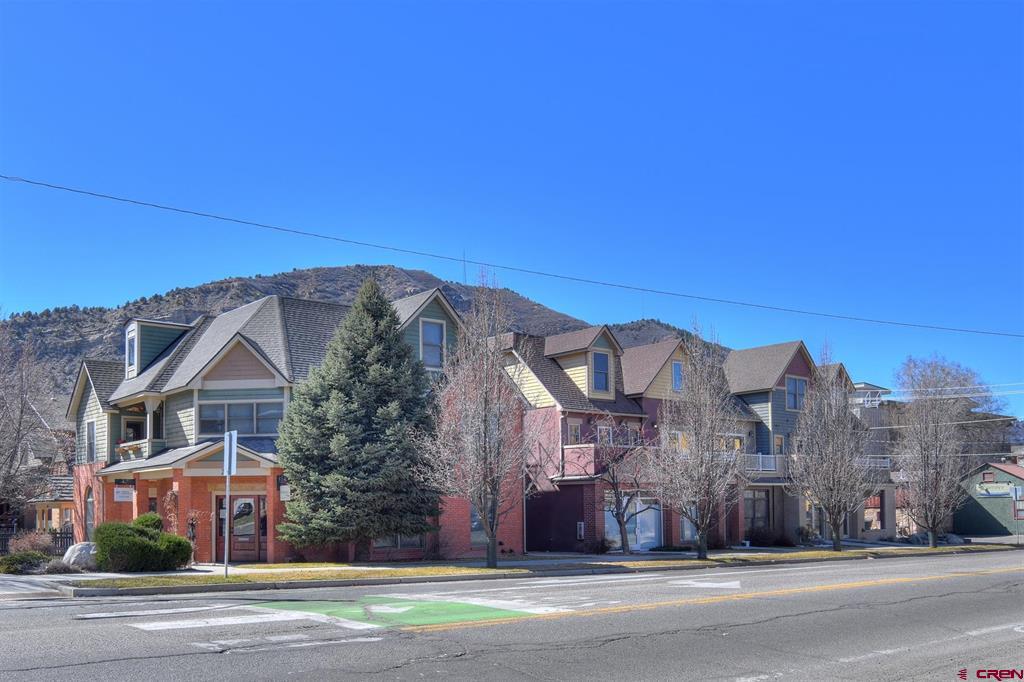 270 E College Drive Unit: 202