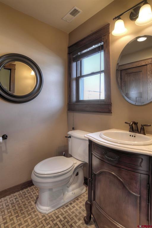 270 E College Drive Unit: 202