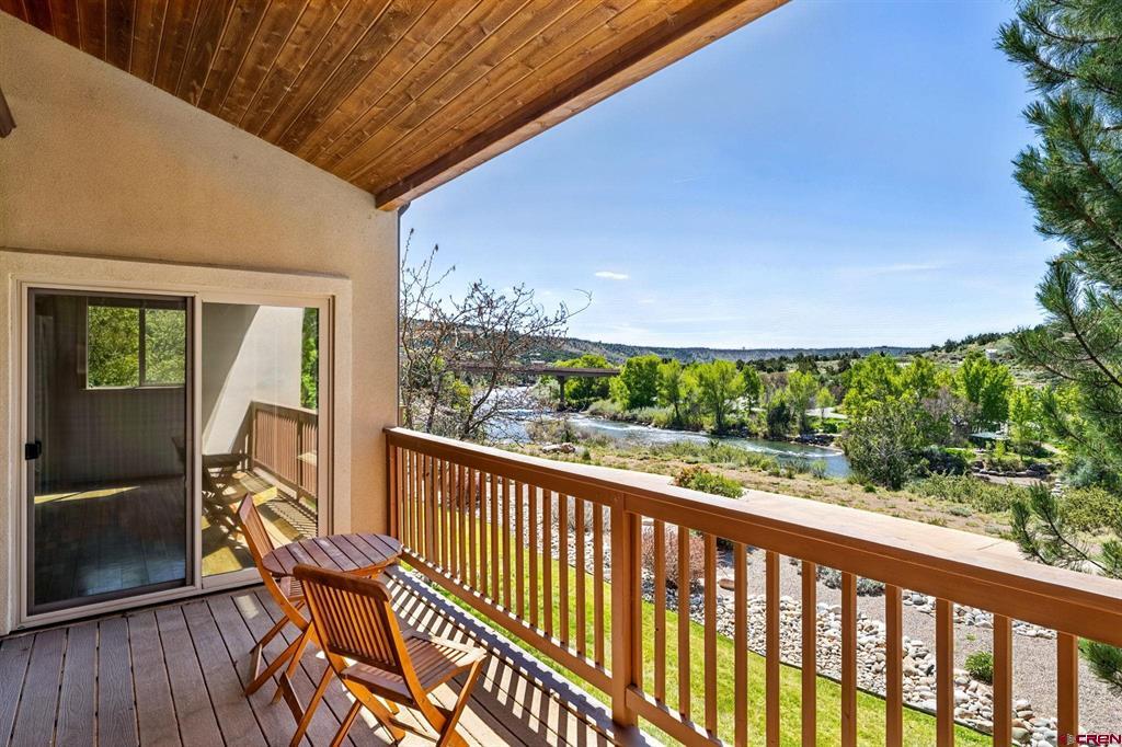 114 River Oaks Court