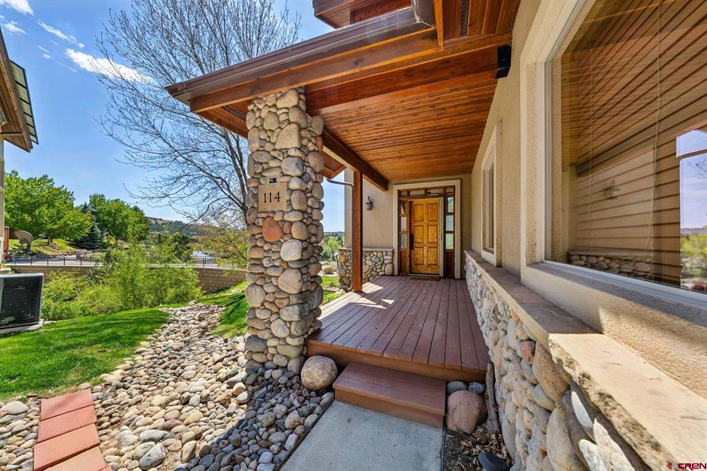 114 River Oaks Court