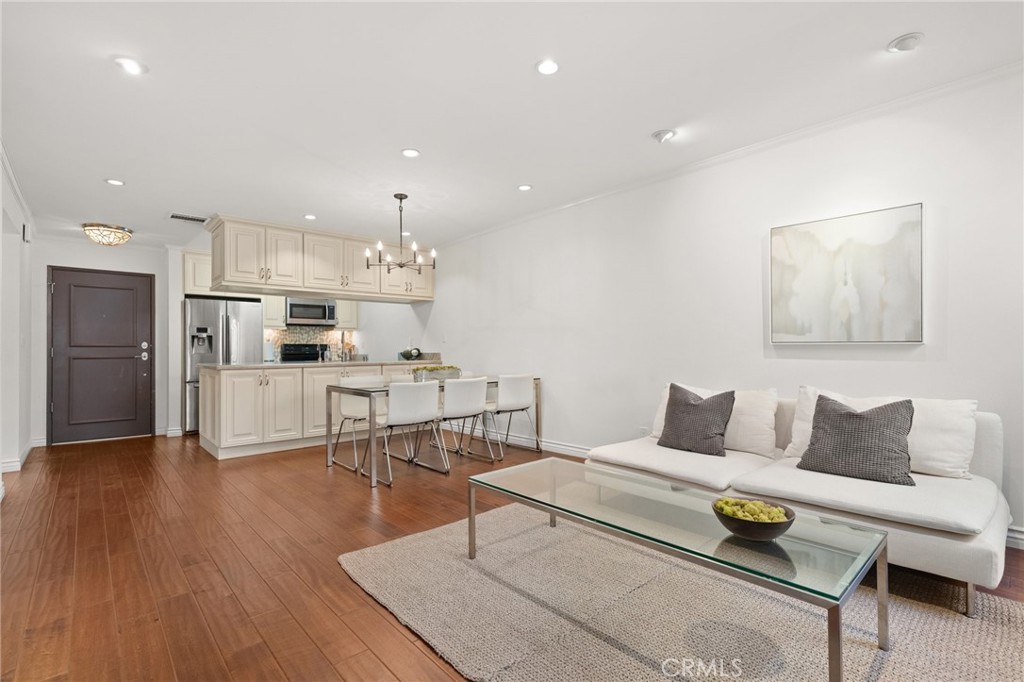 750 N Kings Road 220