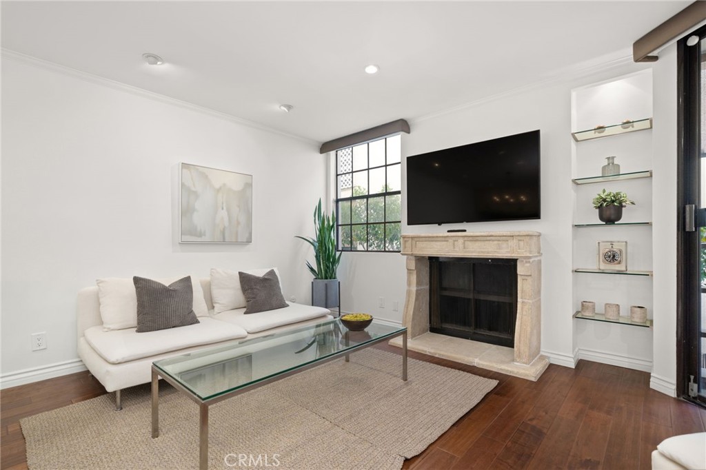 750 N Kings Road 220