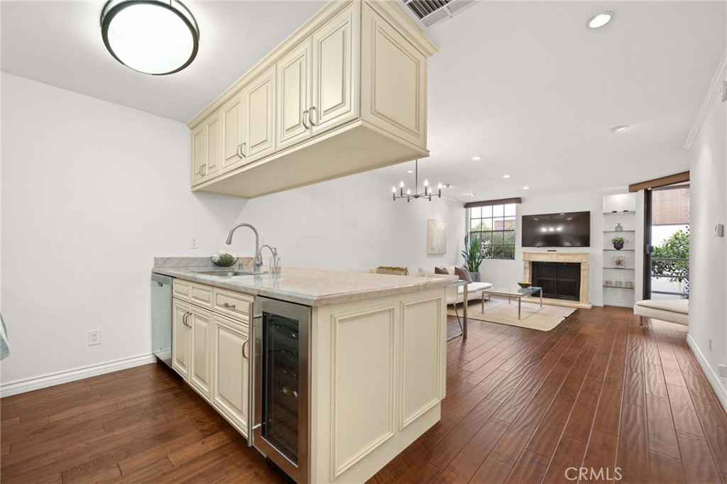 750 N Kings Road 220