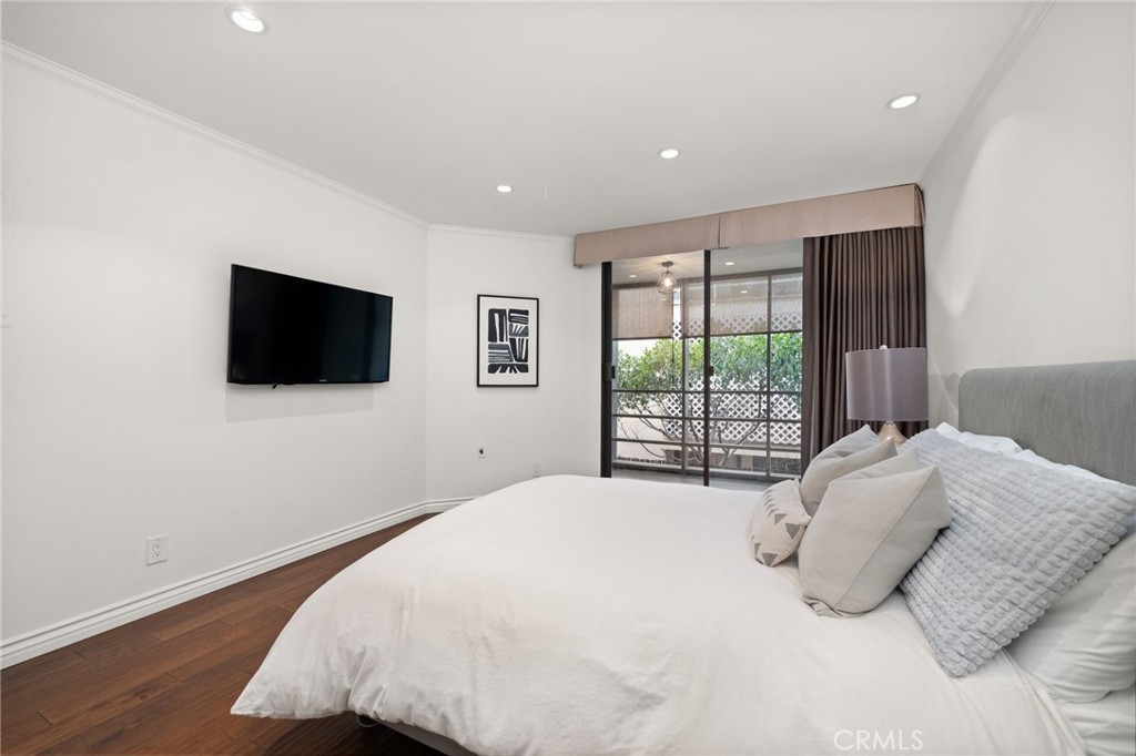 750 N Kings Road 220