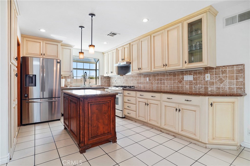 7044 Scarborough Peak Drive