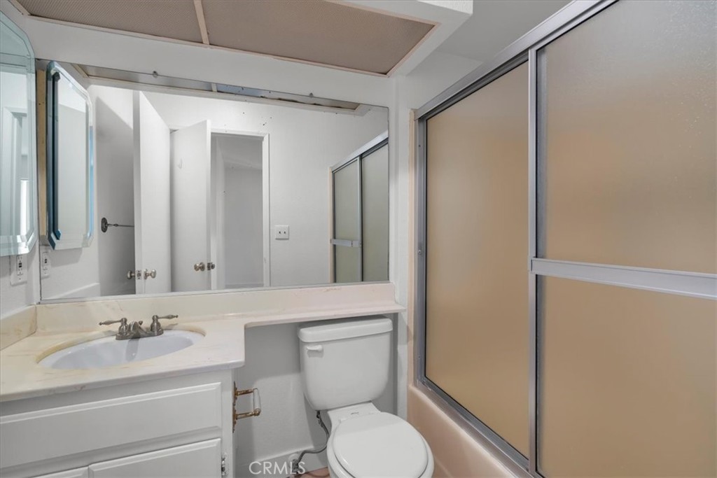 14937 Dickens Street 209