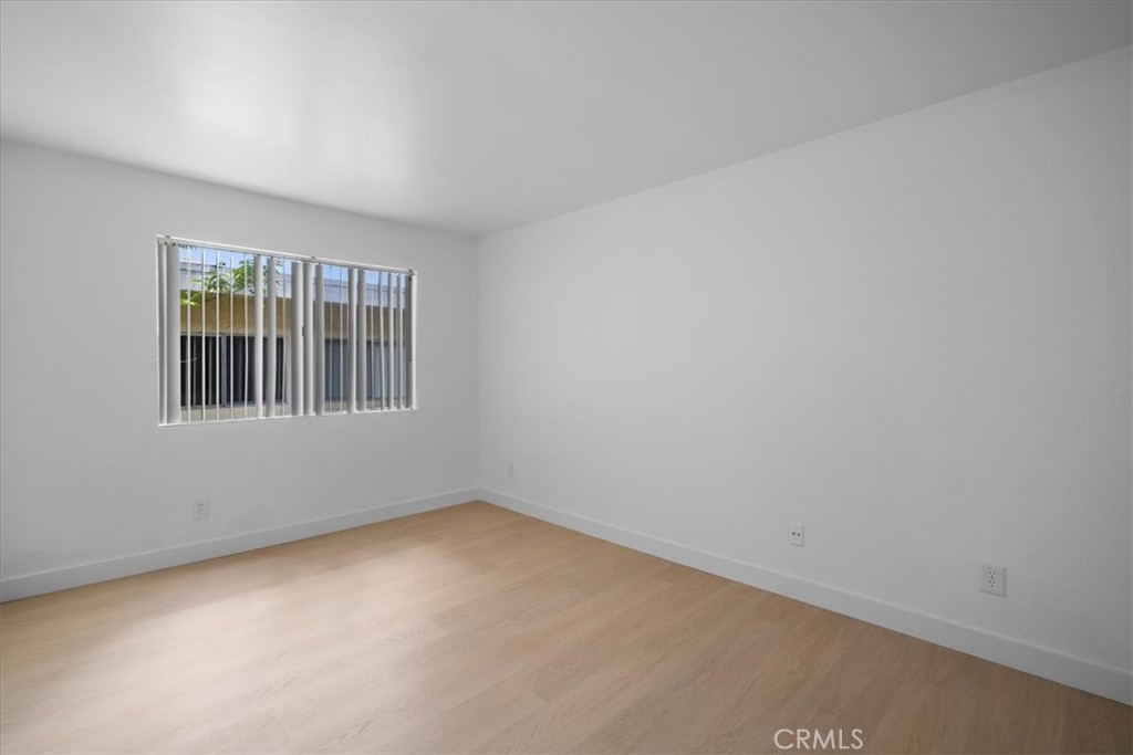 14937 Dickens Street 209