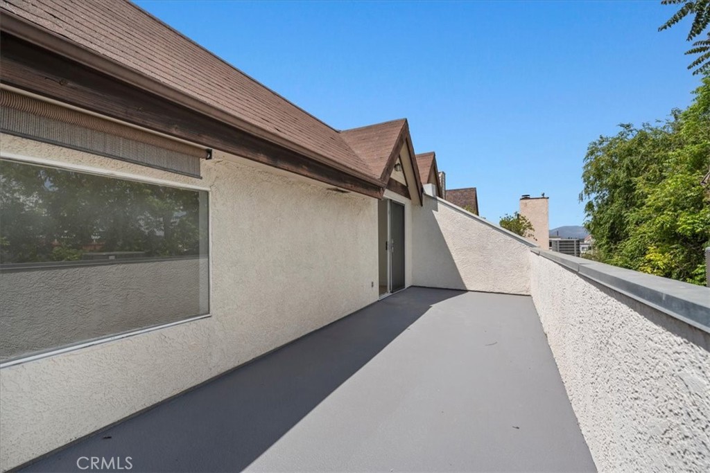 14937 Dickens Street 209