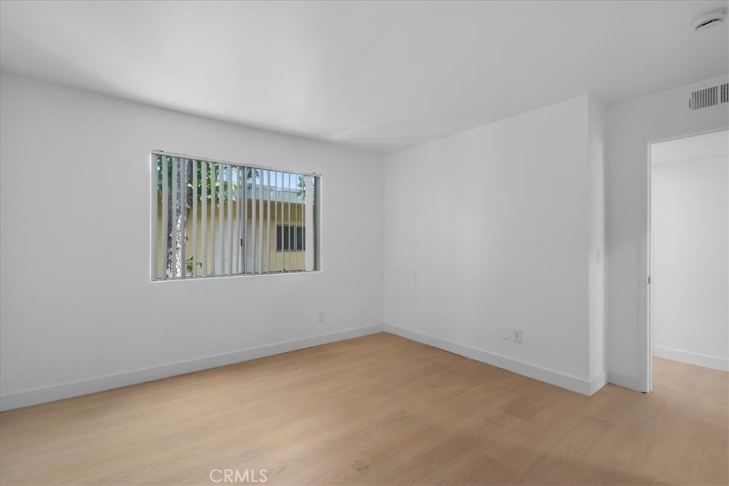 14937 Dickens Street 209