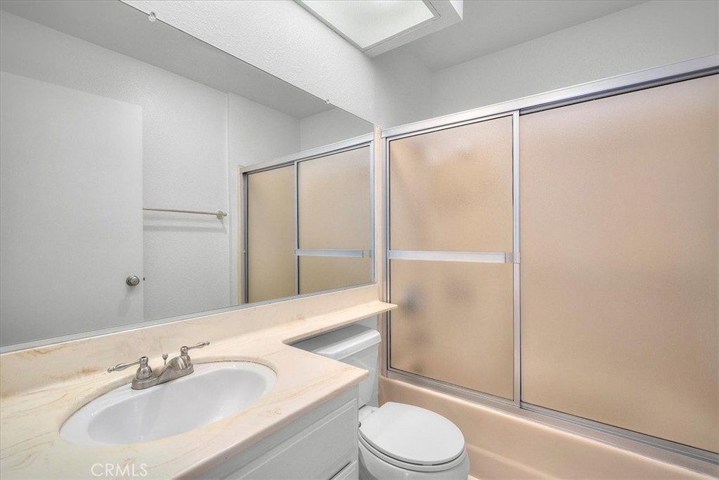 14937 Dickens Street 209