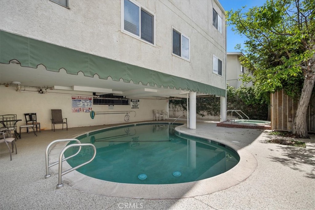 14937 Dickens Street 209