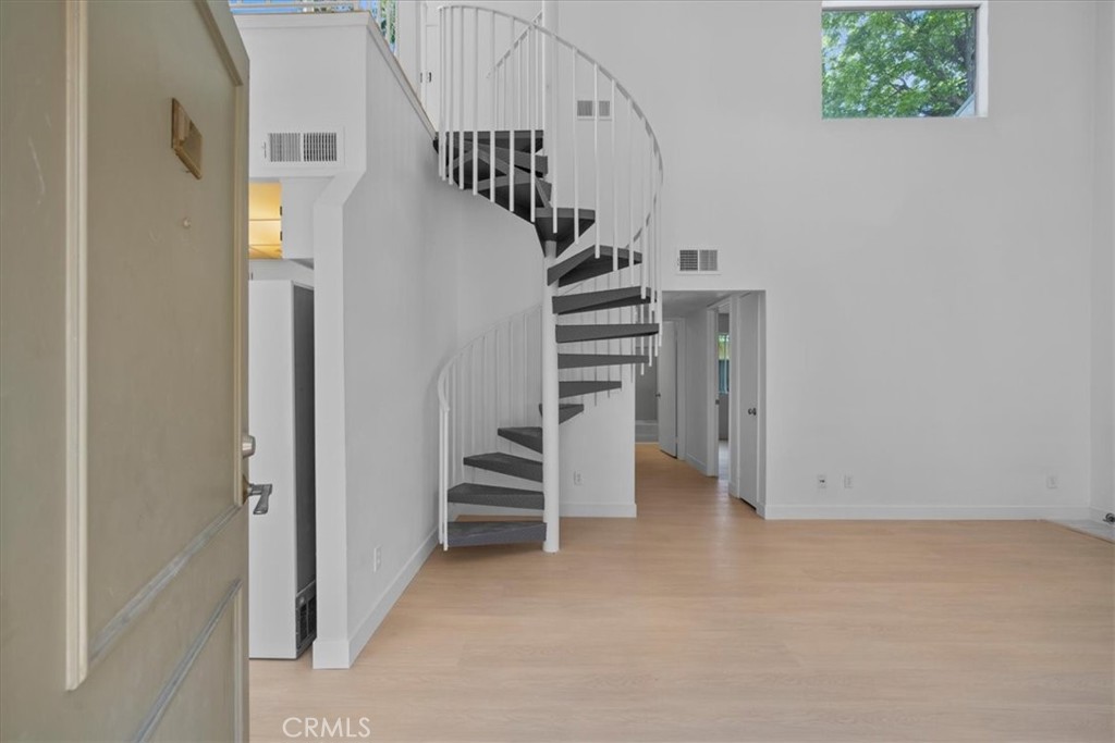 14937 Dickens Street 209