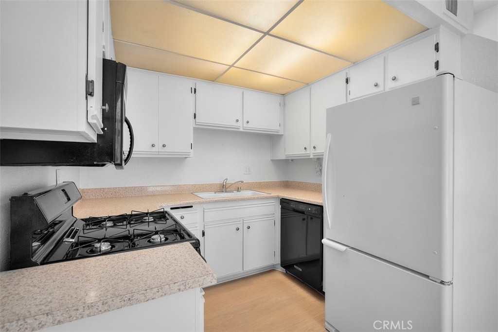 14937 Dickens Street 209