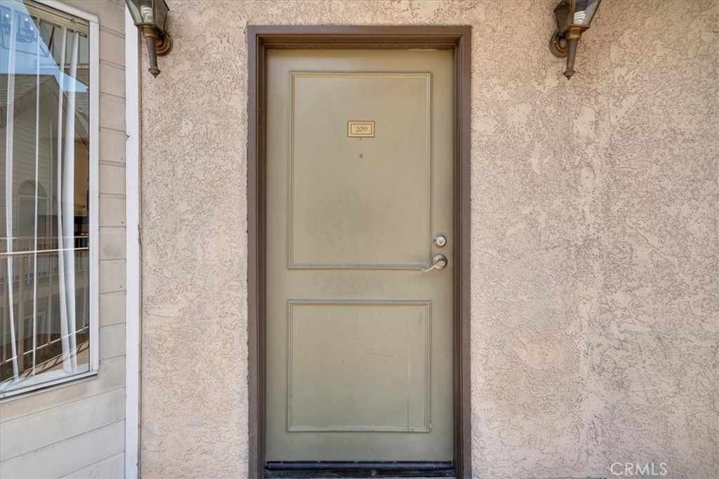 14937 Dickens Street 209