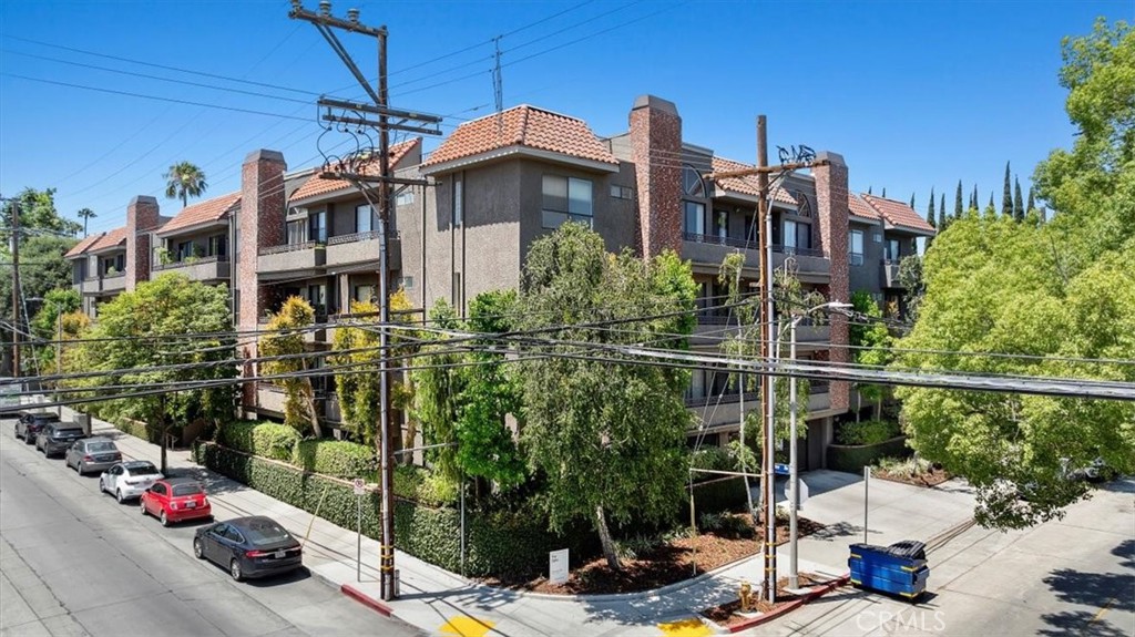 14844 Dickens Street 208