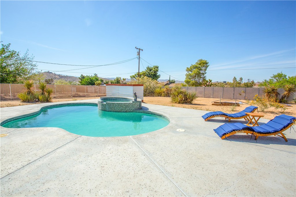 58338 Desert Gold Drive