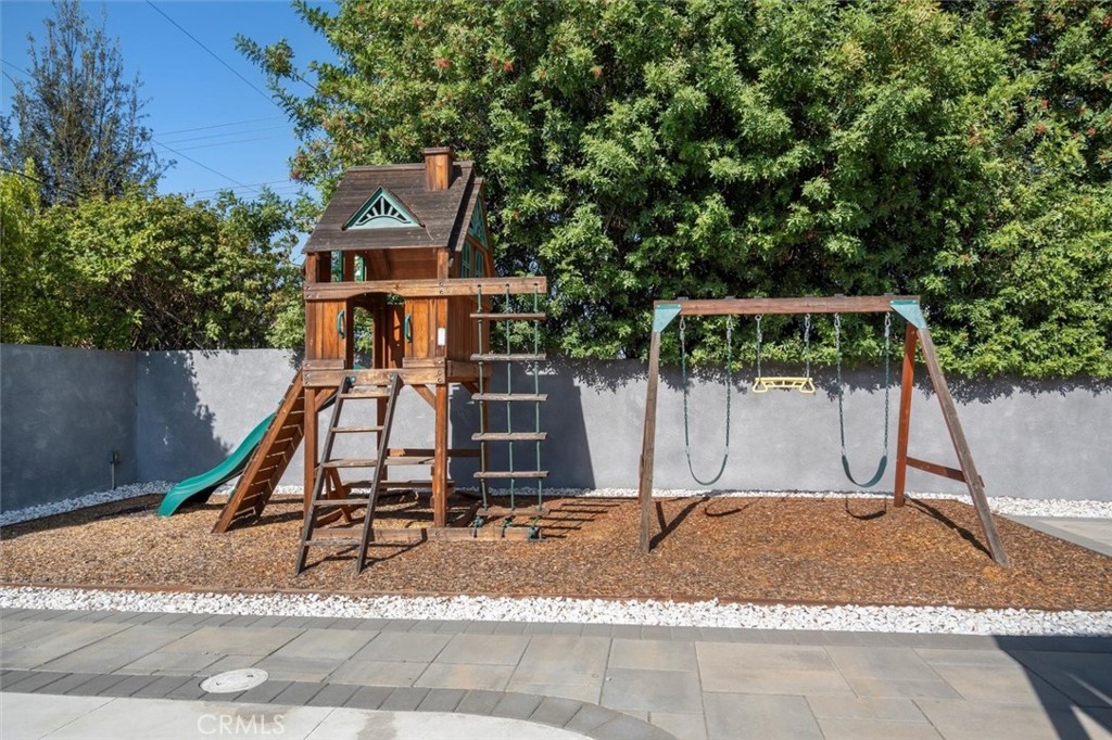 23701 Clarendon Street