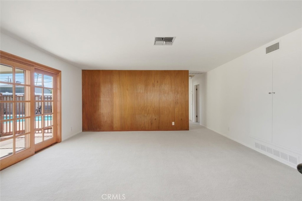6820 Gross Avenue