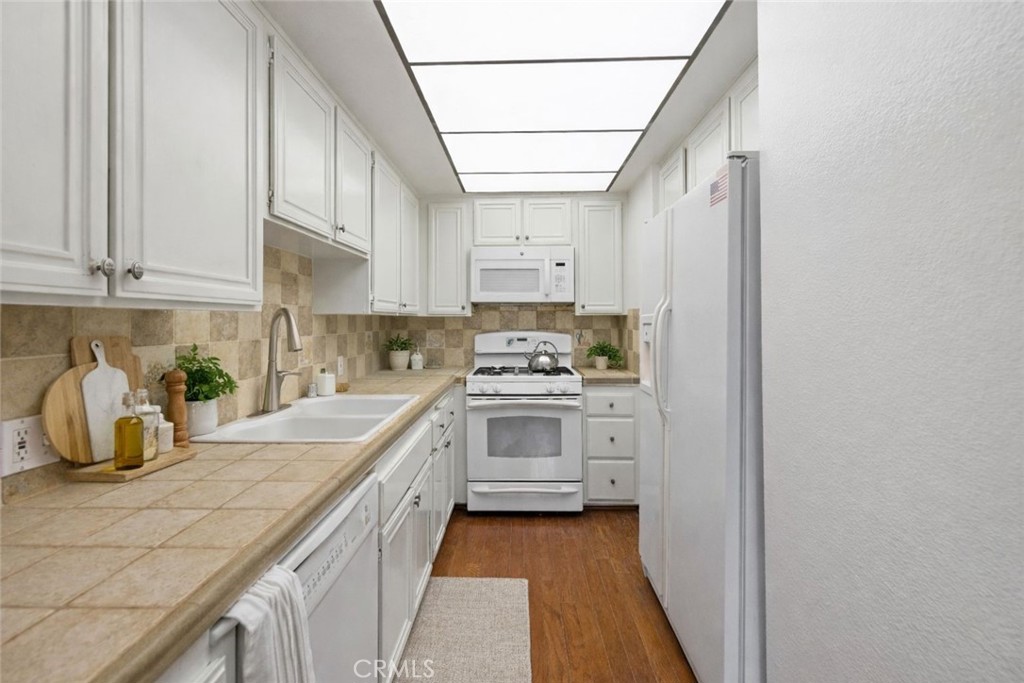 14844 Dickens 308