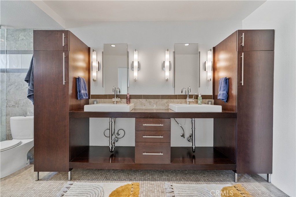 4222 Troost Avenue 21