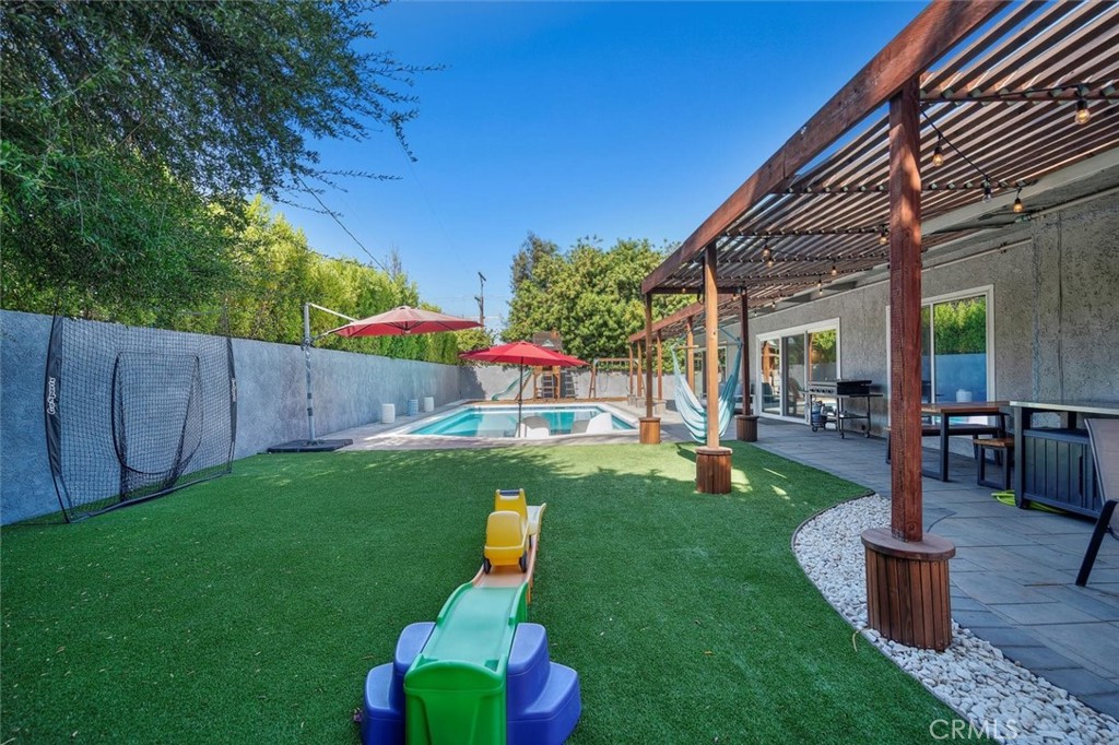 23701 Clarendon Street