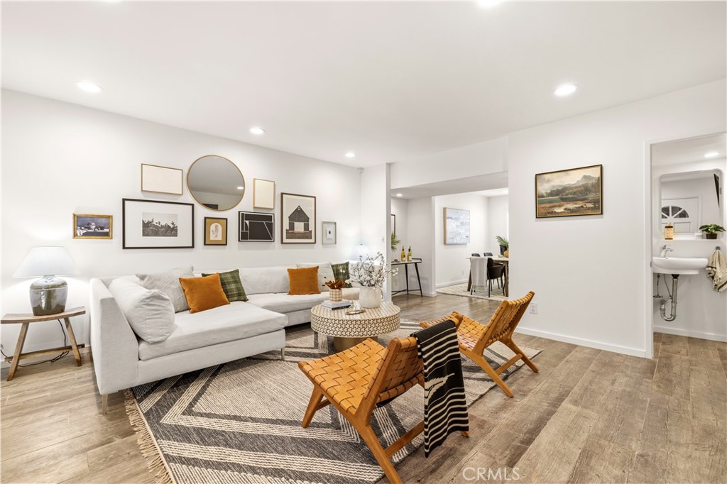 14238 Dickens 4