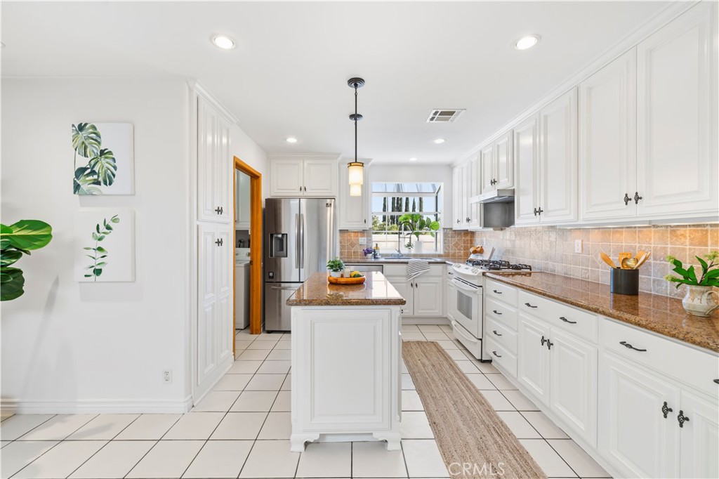 7044 Scarborough Peak Drive
