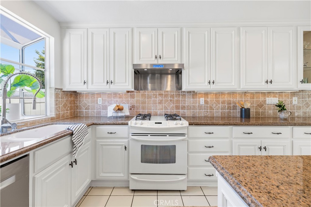 7044 Scarborough Peak Drive
