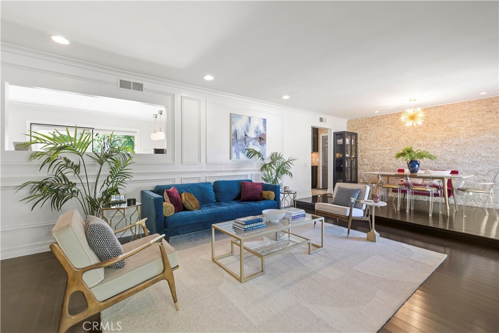 1520 Rugby Cir