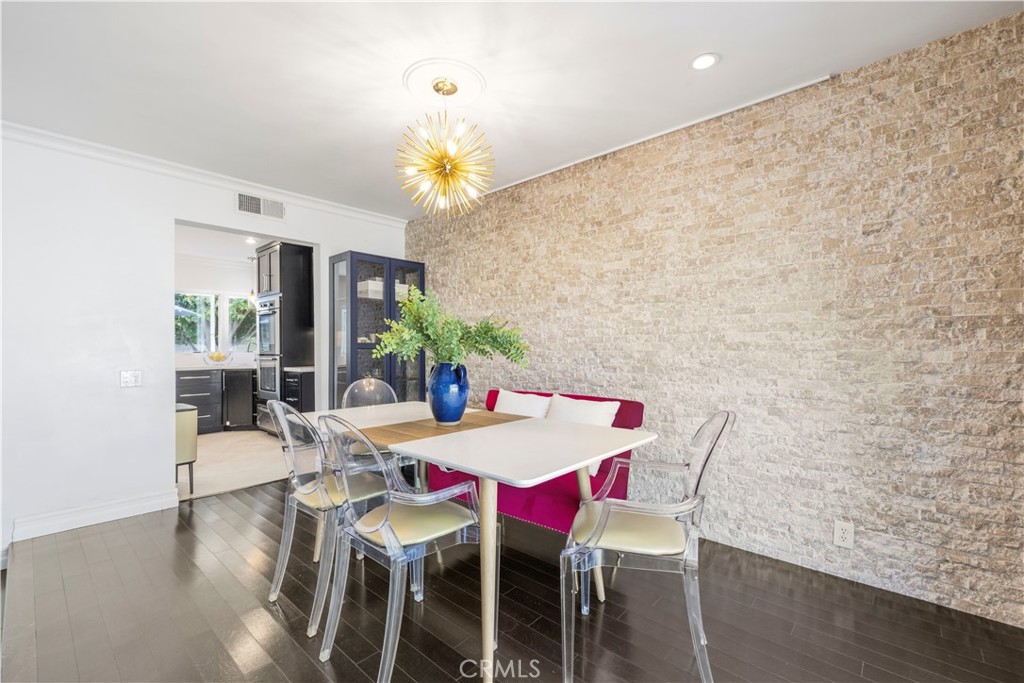 1520 Rugby Cir