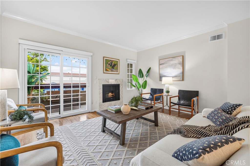 4301 Fulton Ave 105