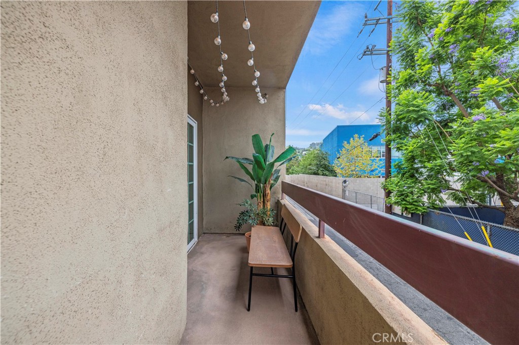 4301 Fulton Ave 105