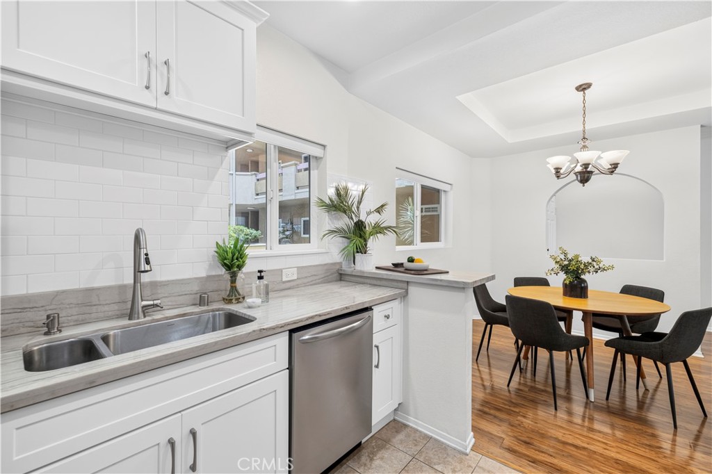 4301 Fulton Ave 105