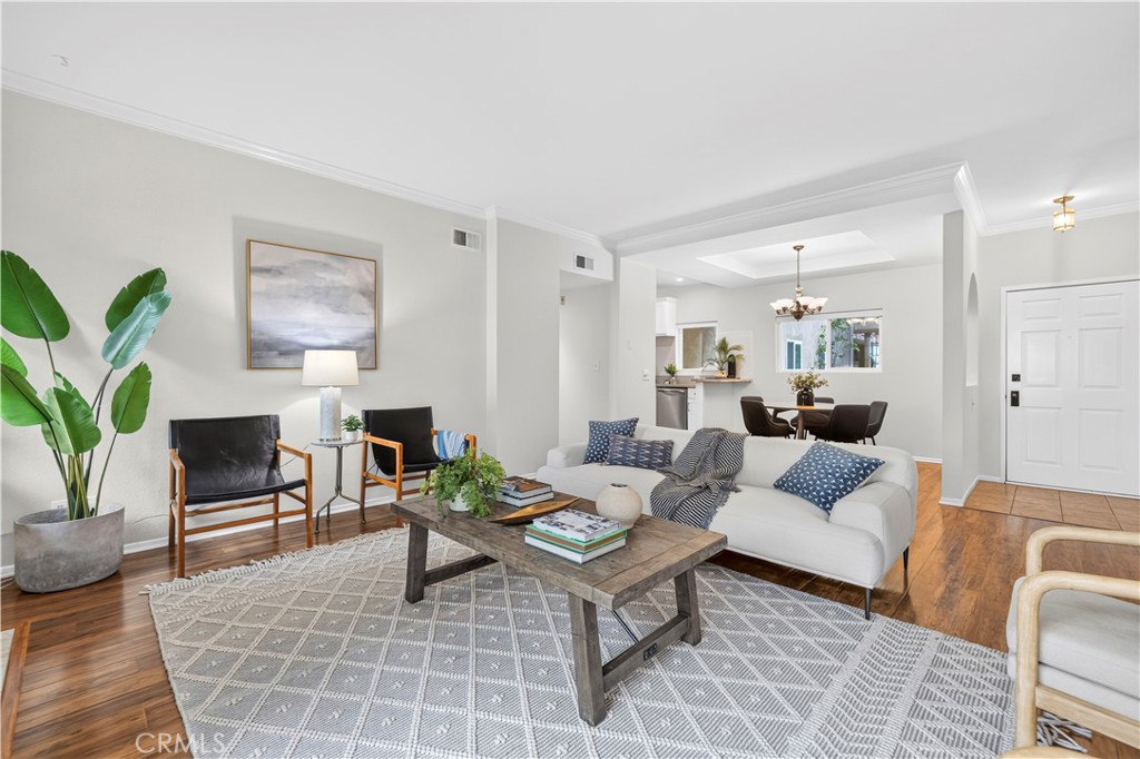 4301 Fulton Ave 105