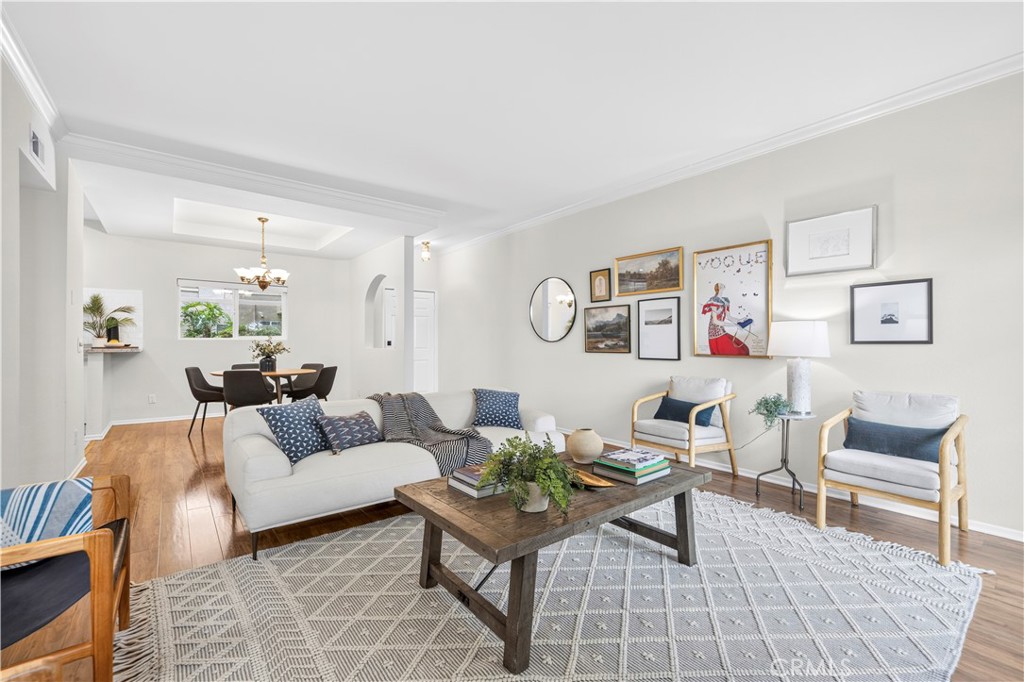 4301 Fulton Ave 105