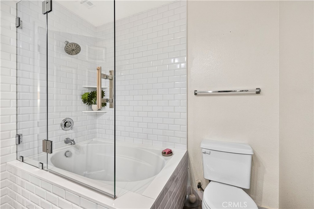 4301 Fulton Ave 105