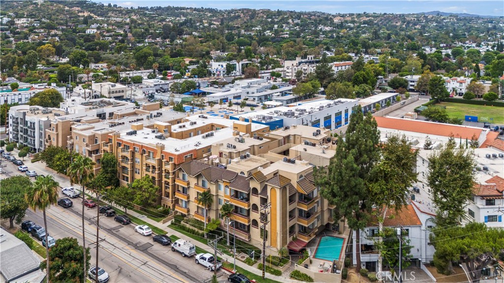 4301 Fulton Ave 105