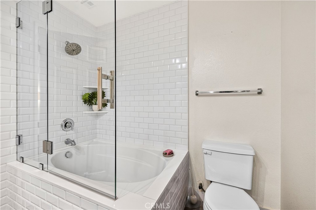 4301 Fulton Ave 105