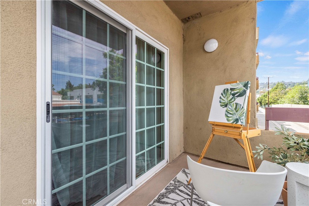 4301 Fulton Ave 105
