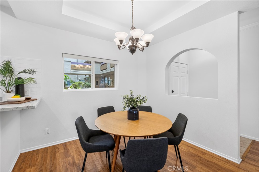 4301 Fulton Ave 105