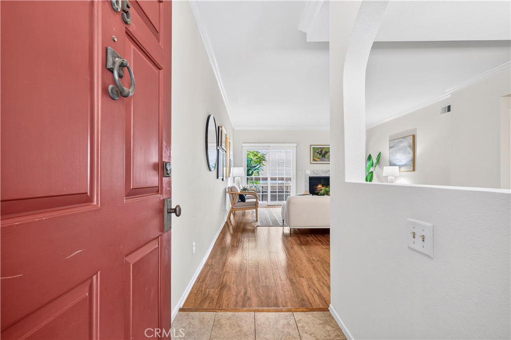 4301 Fulton Ave 105