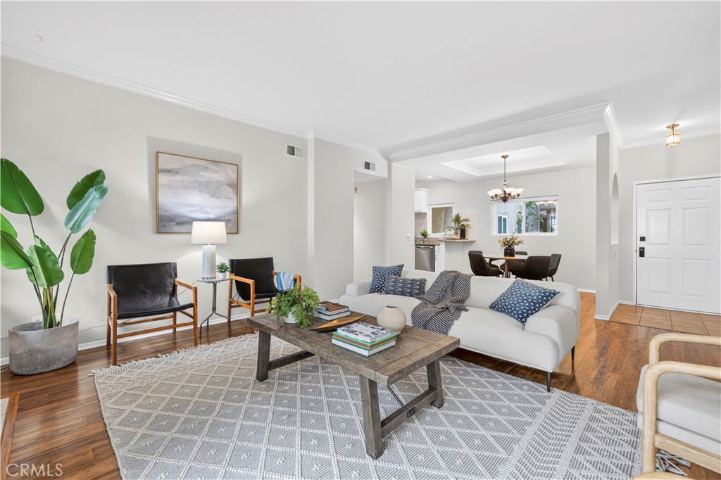 4301 Fulton Ave 105