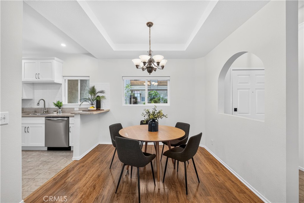 4301 Fulton Ave 105