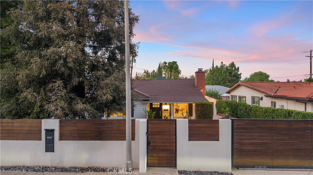 22227 Avenue San Luis Woodland Hills Ca Us 91364 Sr26223417